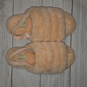 UGG Women's Fluff Yeah Slides Scallop Size 7